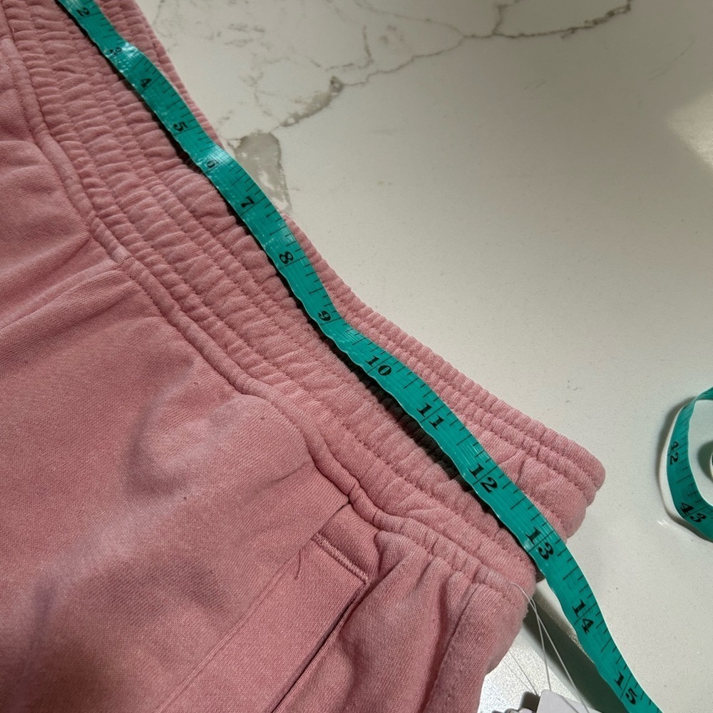 Yogalicious Mauve Athletic Shorts XS - Picture 7 of 9